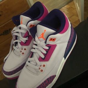 Retro 3s barely grapes